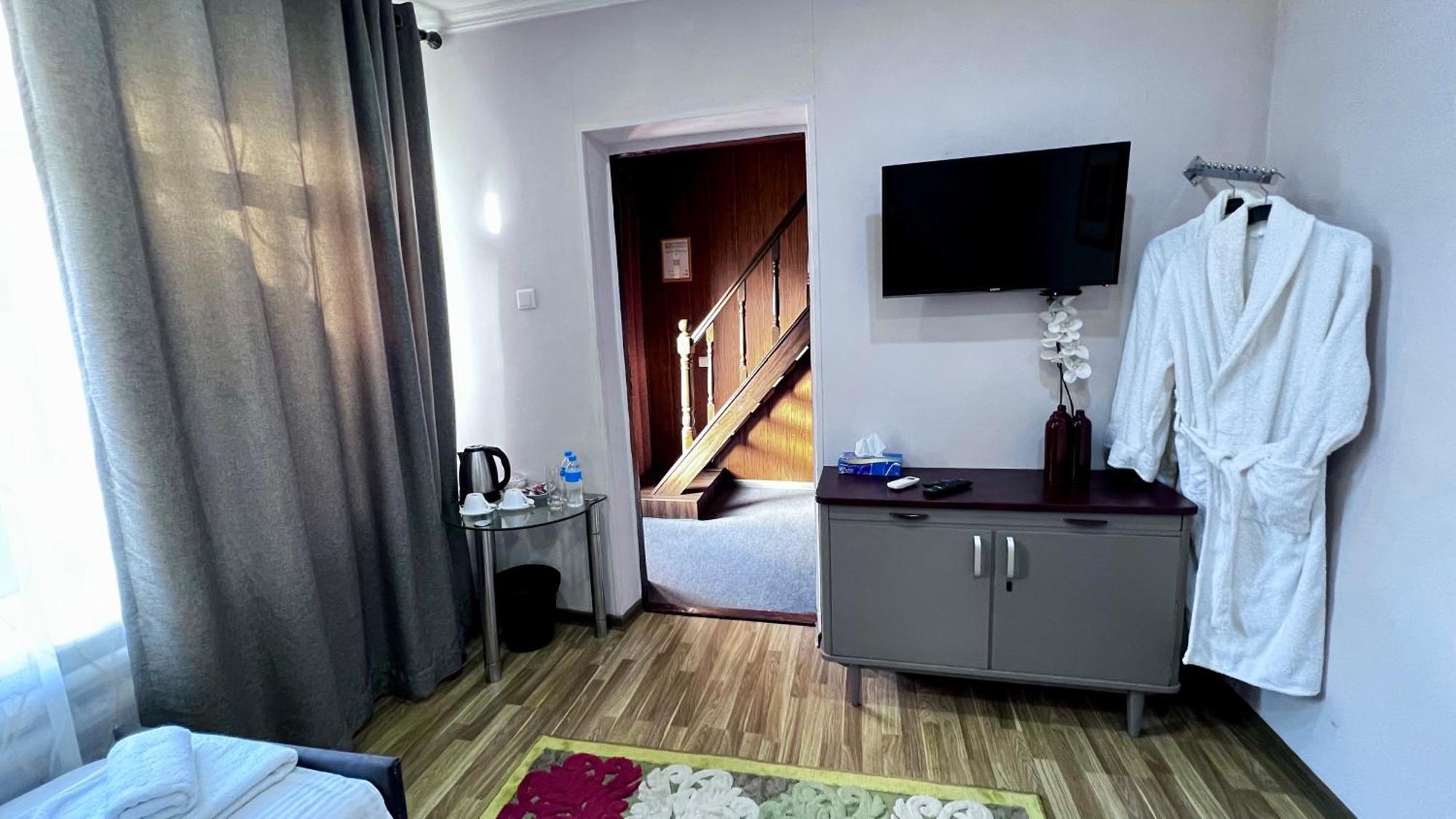 Frodo Hotel Tashkent Ngoại thất bức ảnh