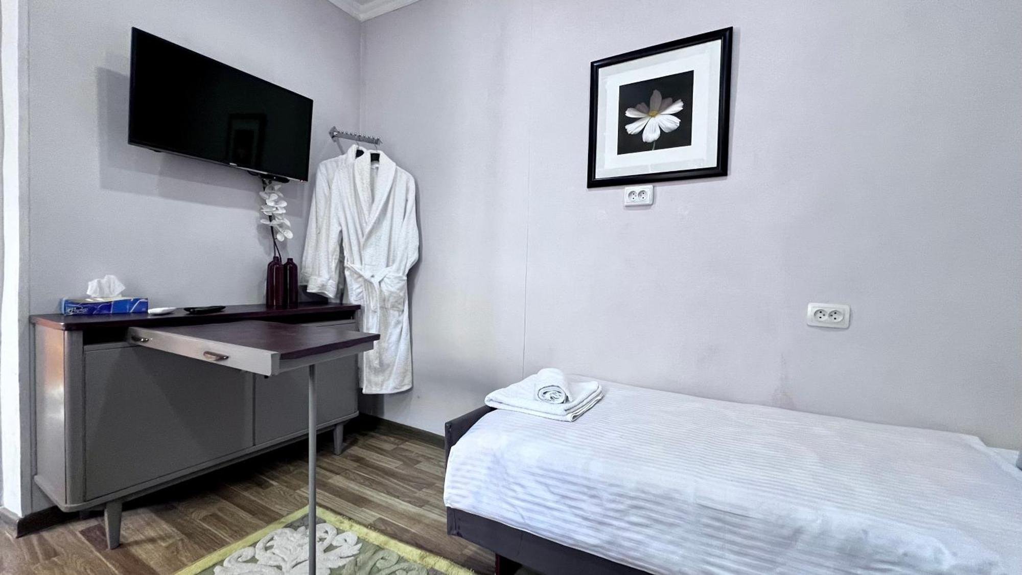 Frodo Hotel Tashkent Ngoại thất bức ảnh