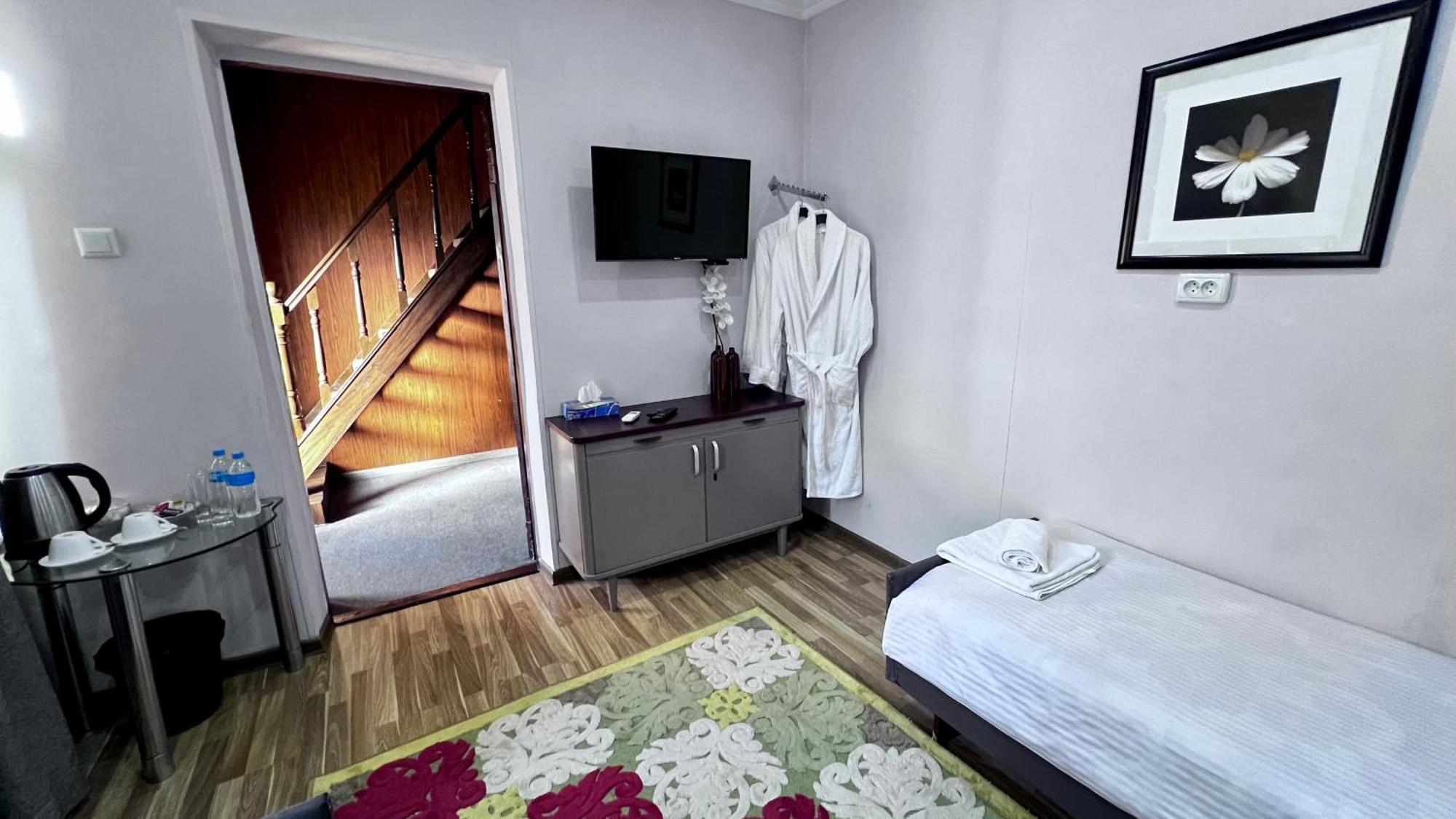 Frodo Hotel Tashkent Ngoại thất bức ảnh